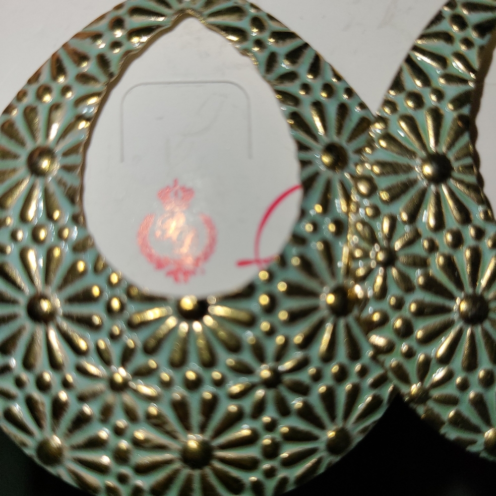 Premier Designs jewelry New earrings teal and gold daisy design - Picture 2 of 2